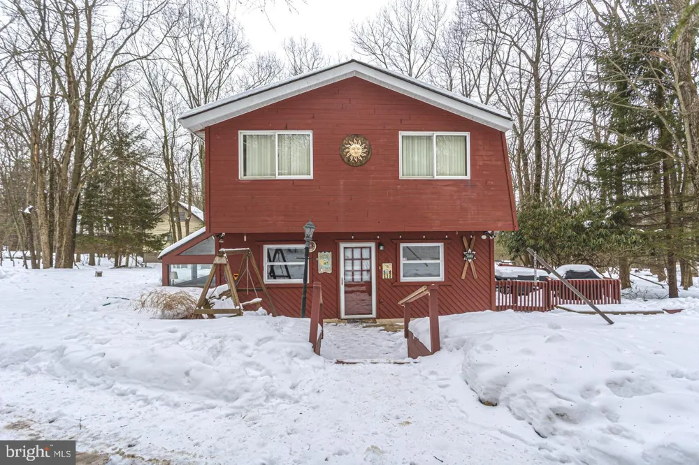 28 SKYE DRIVE Lake Harmony, PA 18624