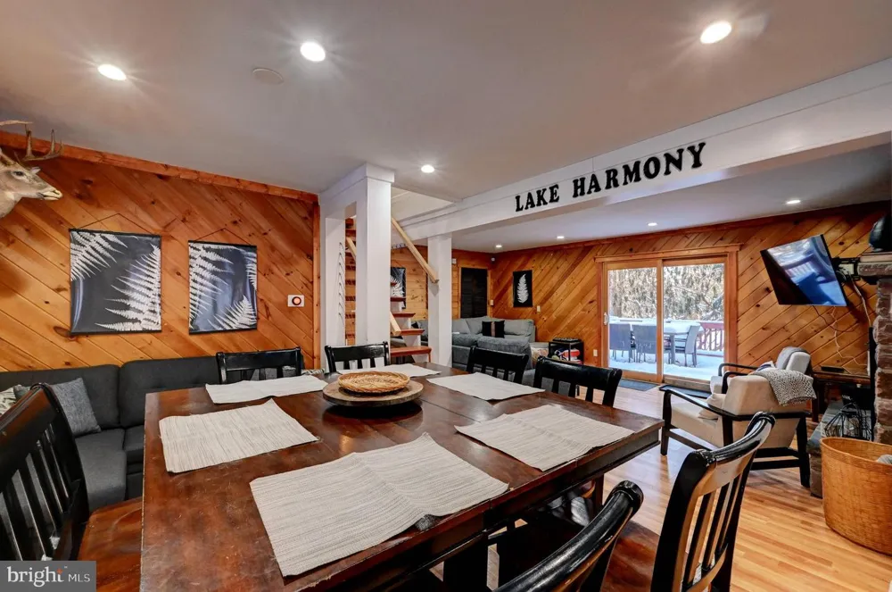 28 SKYE DRIVE Lake Harmony, PA 18624