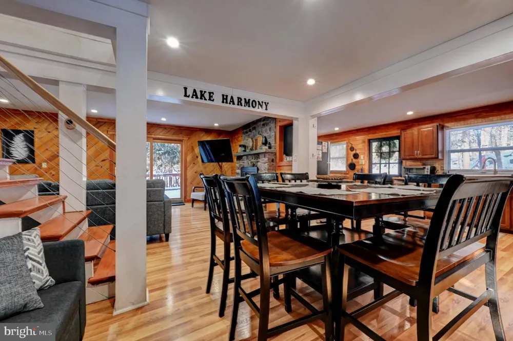 28 SKYE DRIVE Lake Harmony, PA 18624