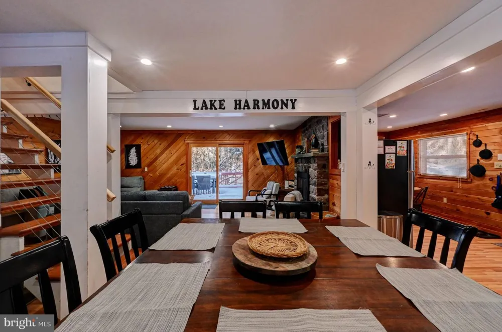 28 SKYE DRIVE Lake Harmony, PA 18624