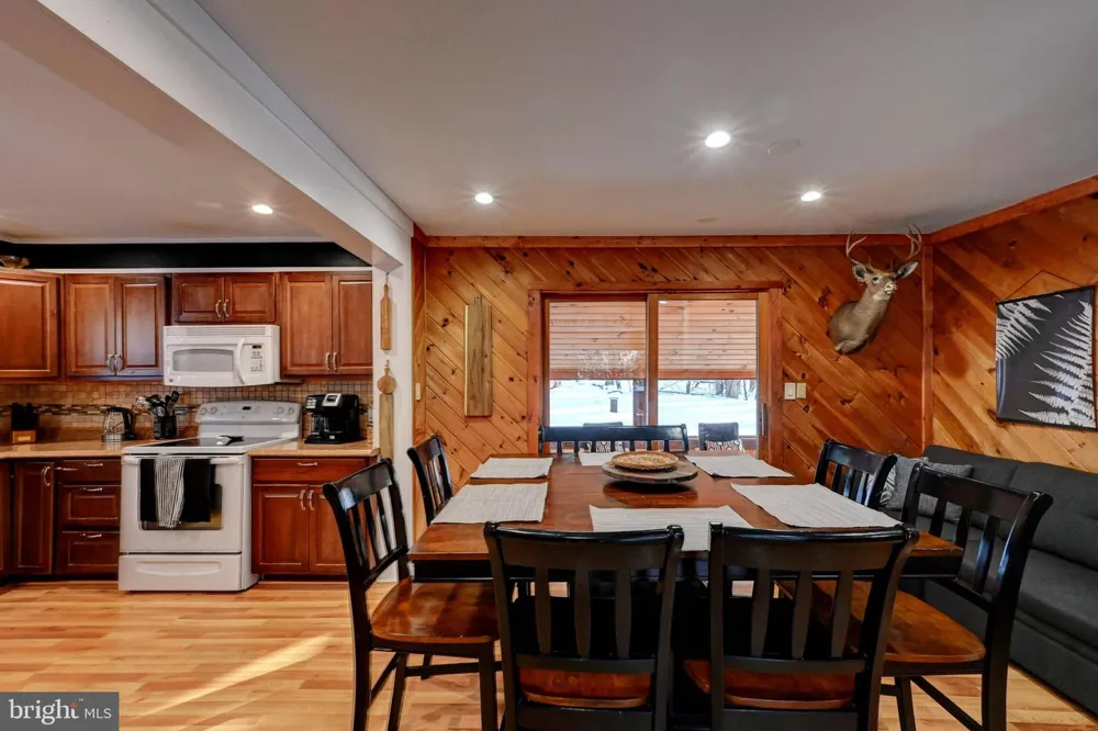 28 SKYE DRIVE Lake Harmony, PA 18624