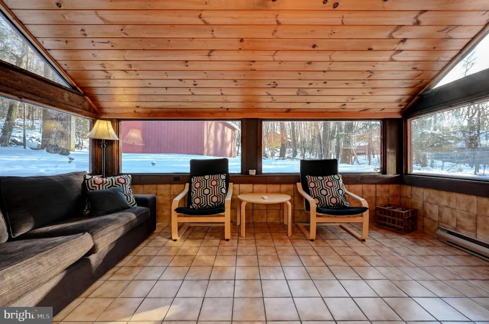 28 SKYE DRIVE Lake Harmony, PA 18624