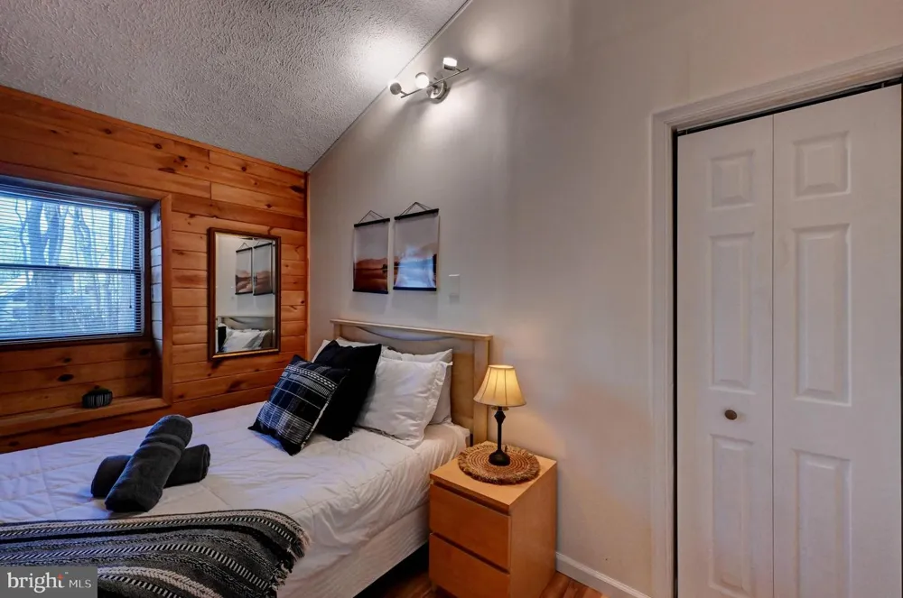 28 SKYE DRIVE Lake Harmony, PA 18624