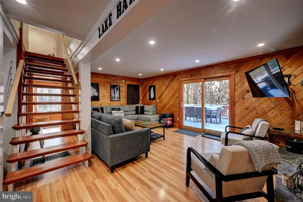 28 SKYE DRIVE Lake Harmony, PA 18624