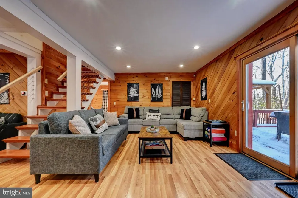 28 SKYE DRIVE Lake Harmony, PA 18624