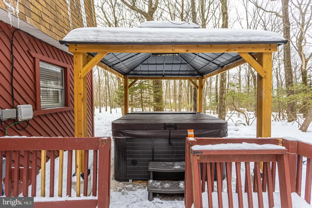 28 SKYE DRIVE Lake Harmony, PA 18624