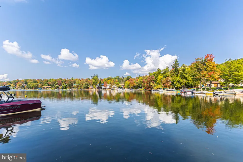 28 SKYE DRIVE Lake Harmony, PA 18624