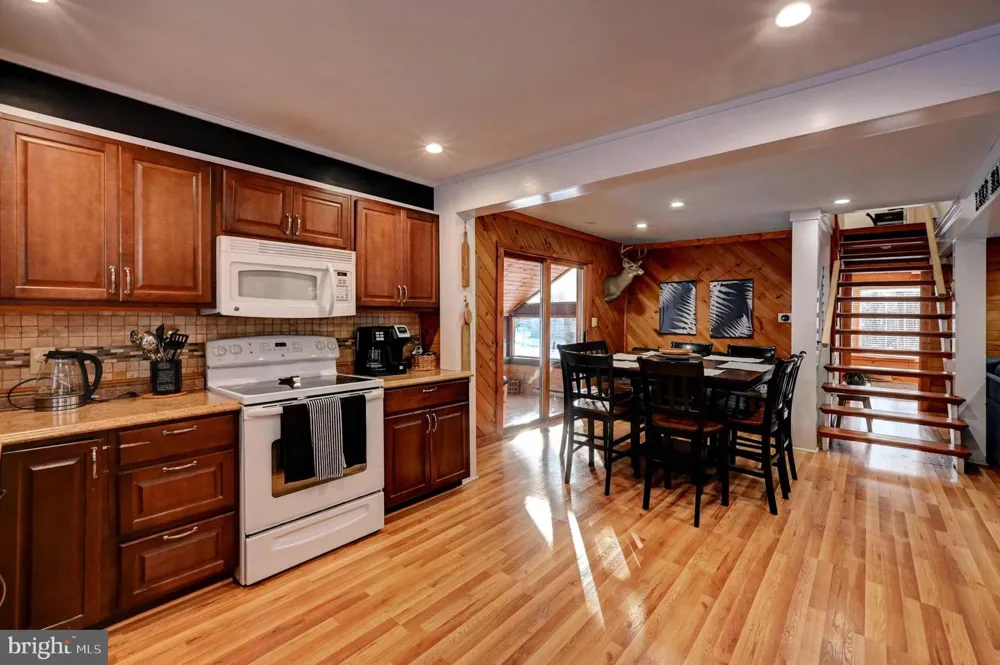 28 SKYE DRIVE Lake Harmony, PA 18624