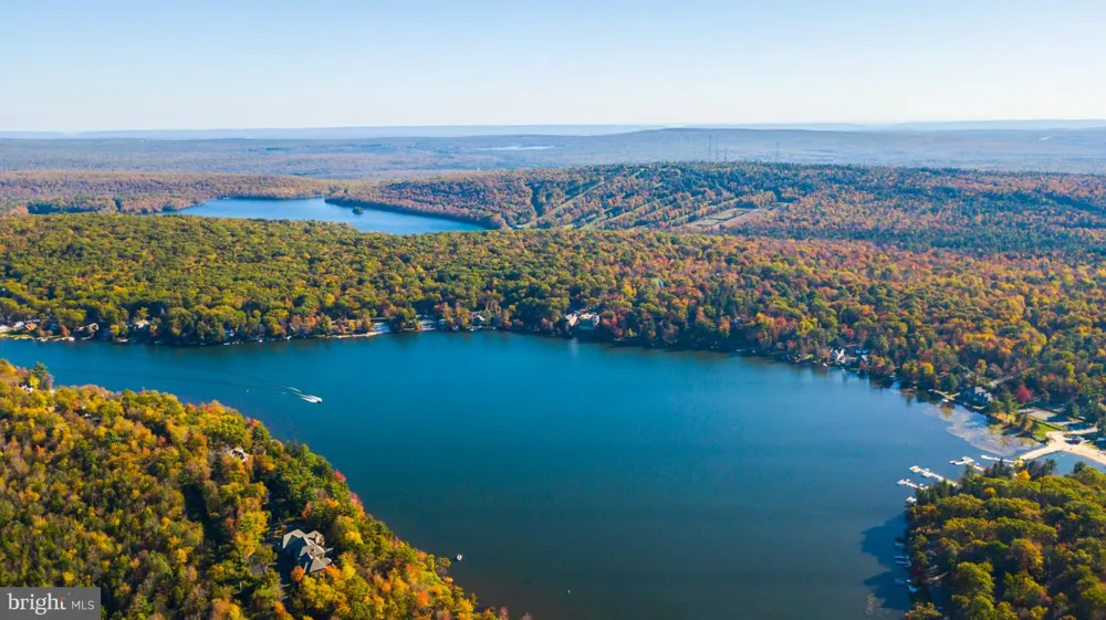 28 SKYE DRIVE Lake Harmony, PA 18624