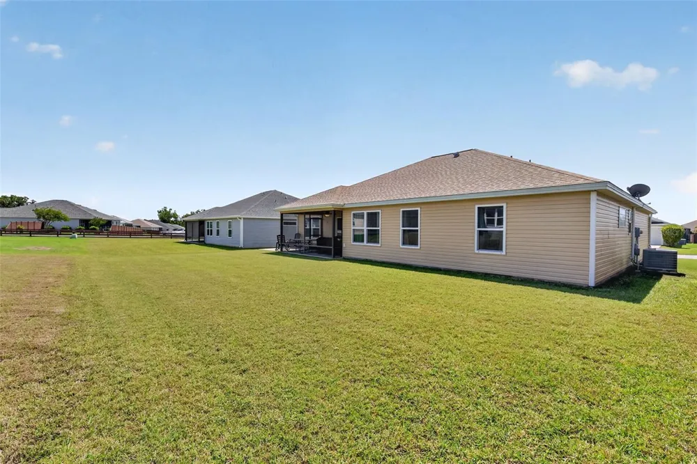 11367 LAUFERSKY LANE Oxford, FL 34484