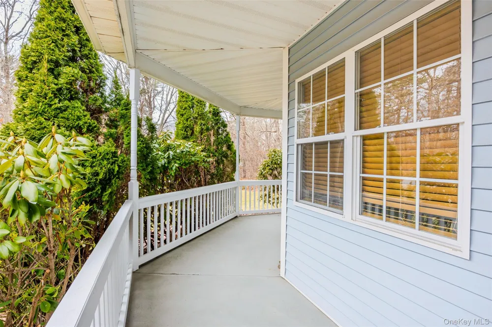 287 Dayton Avenue Manorville, NY 11949