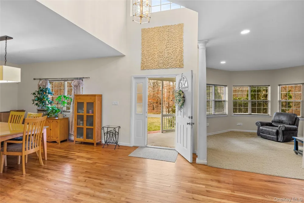 287 Dayton Avenue Manorville, NY 11949