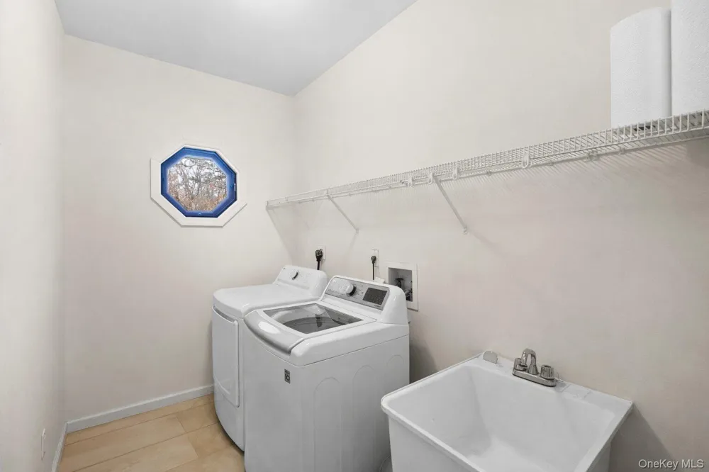 287 Dayton Avenue Manorville, NY 11949