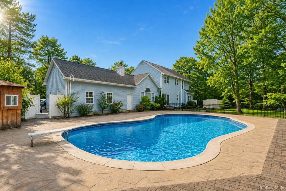 287 Dayton Avenue Manorville, NY 11949