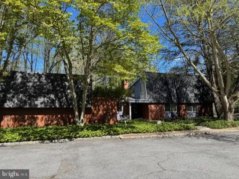 3604 BARBERRY COURT