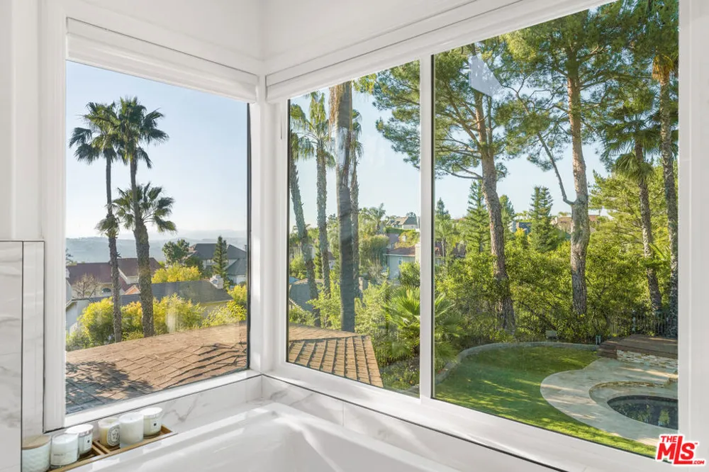 22137 Cairnloch Street Calabasas, CA 91302