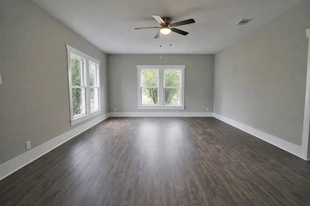 716 Olive Street Wharton, TX 77488