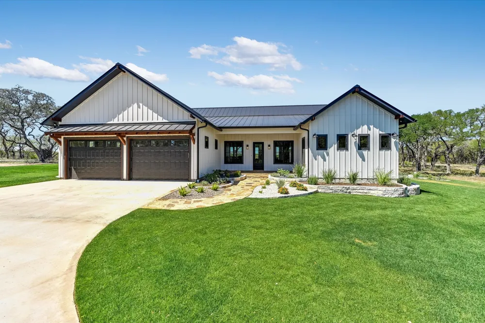 130 Thousand Oaks Loop San Marcos, TX 78666