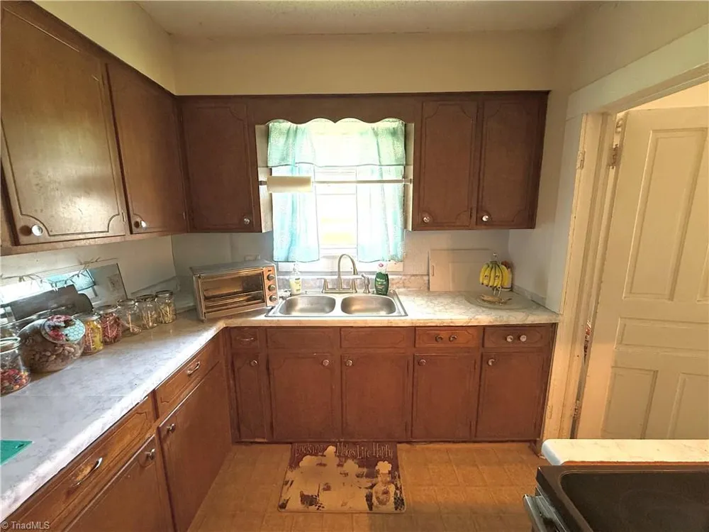 146 Patterson Avenue Liberty, NC 27298