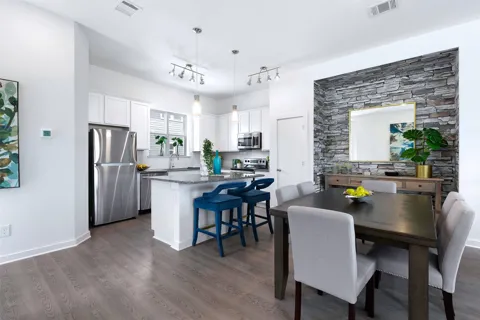 433 Leo Lane Lane #433