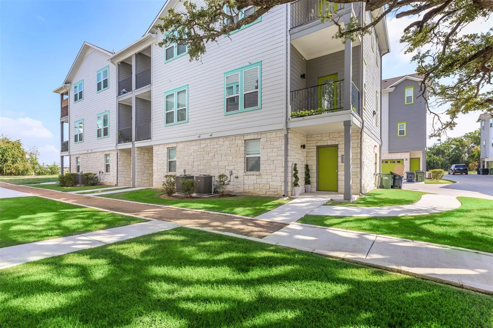 433 Leo Lane Lane #433 Leander, TX 78641