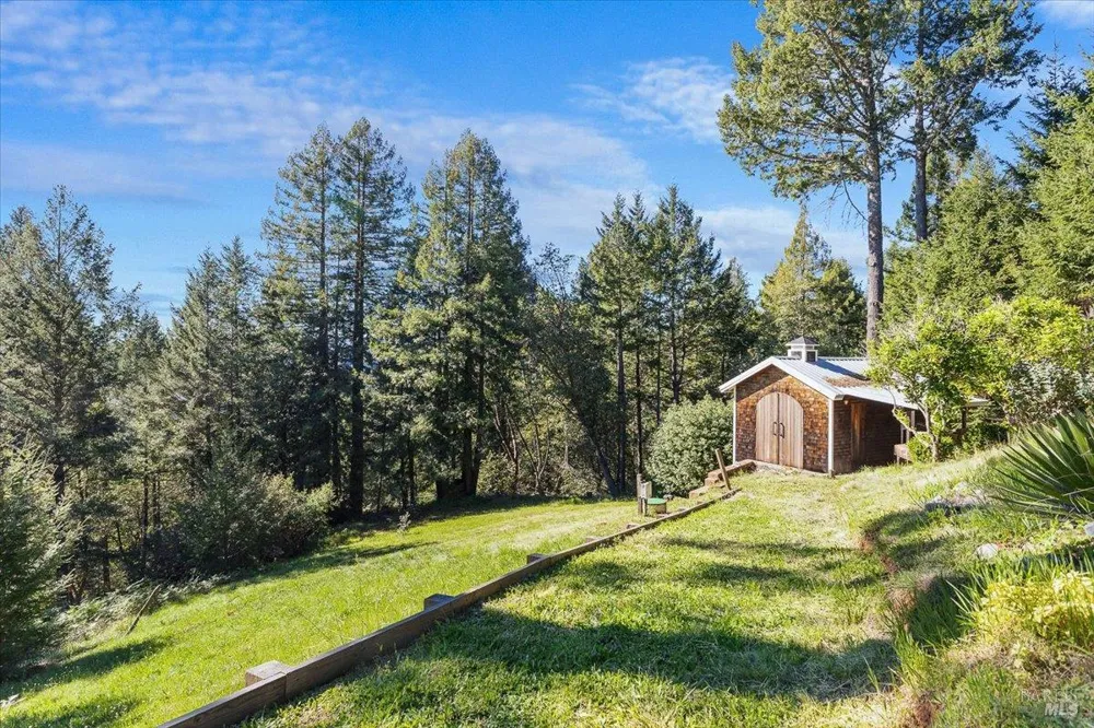 3100 Muniz Ranch Road Jenner, CA 95450