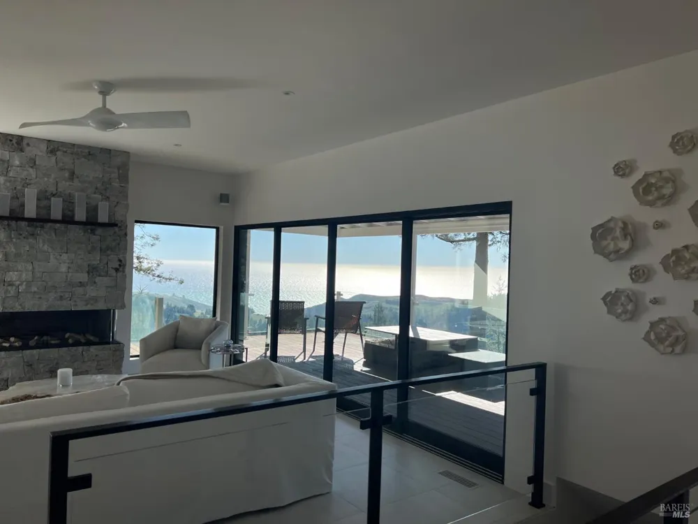 3100 Muniz Ranch Road Jenner, CA 95450
