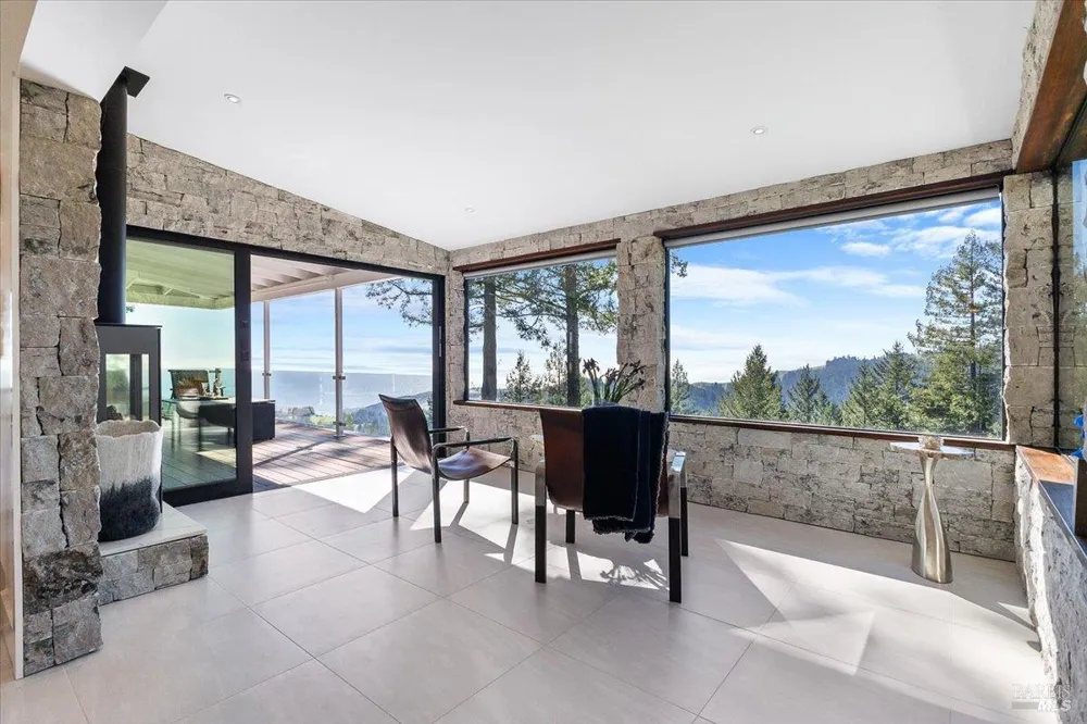 3100 Muniz Ranch Road Jenner, CA 95450