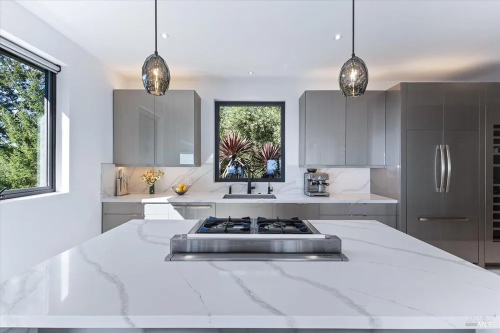 3100 Muniz Ranch Road Jenner, CA 95450