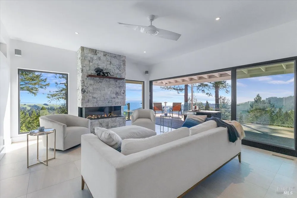 3100 Muniz Ranch Road Jenner, CA 95450