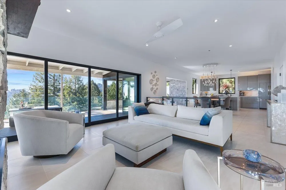 3100 Muniz Ranch Road Jenner, CA 95450
