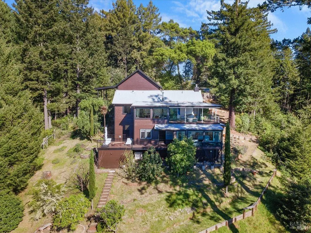 3100 Muniz Ranch Road Jenner, CA 95450