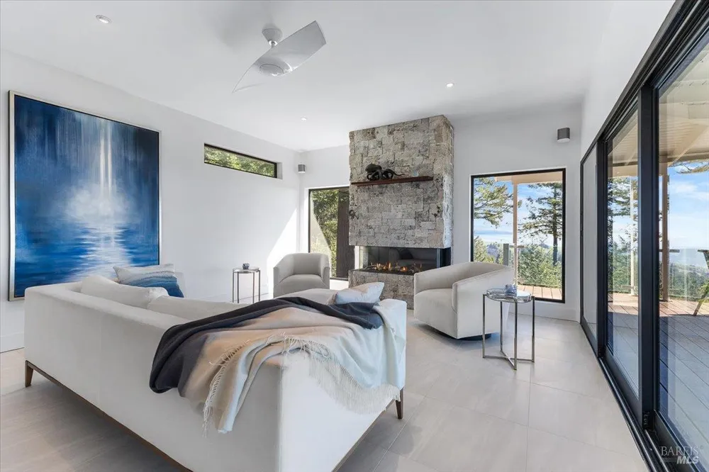3100 Muniz Ranch Road Jenner, CA 95450