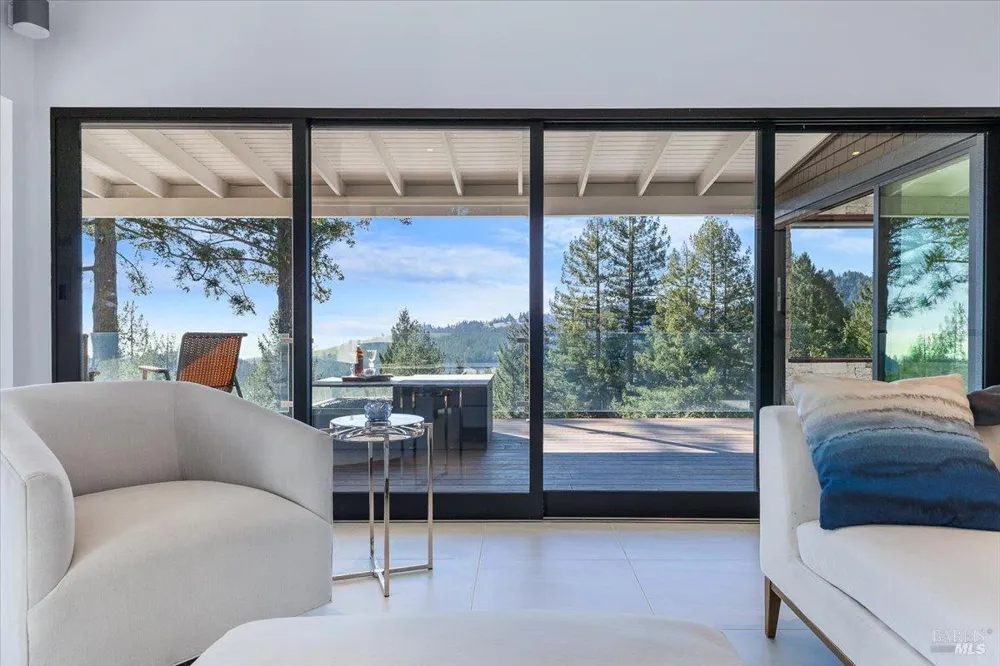 3100 Muniz Ranch Road Jenner, CA 95450