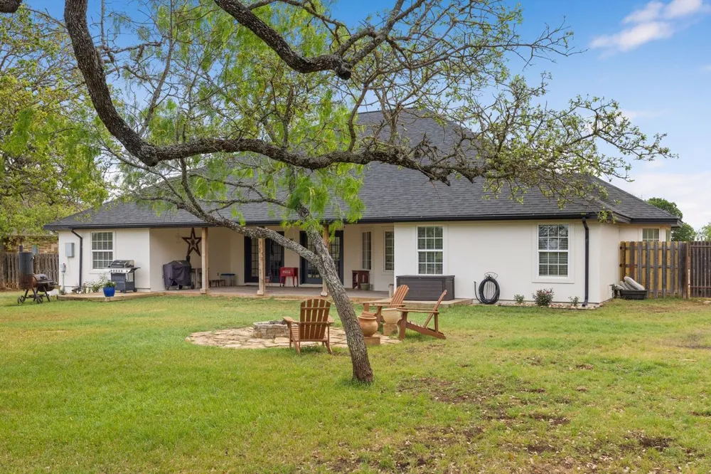 744 W Bartlett Drive Buda, TX 78610