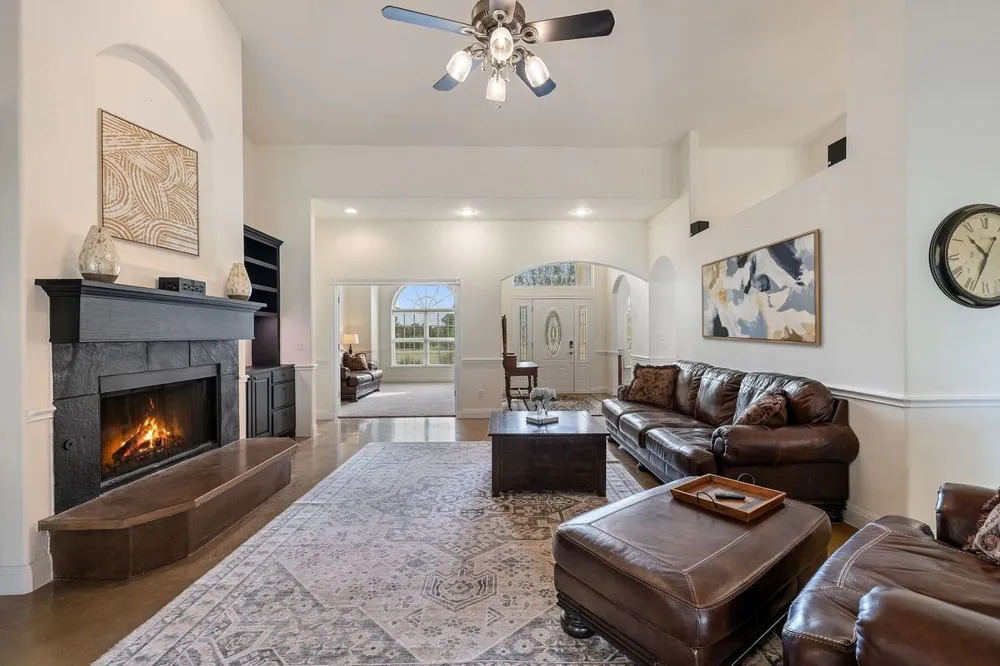 744 W Bartlett Drive Buda, TX 78610