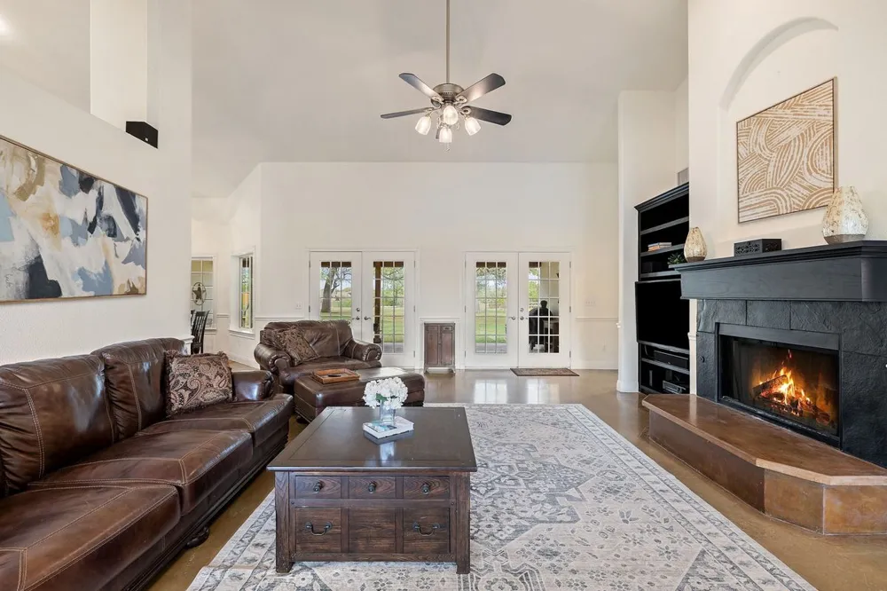 744 W Bartlett Drive Buda, TX 78610