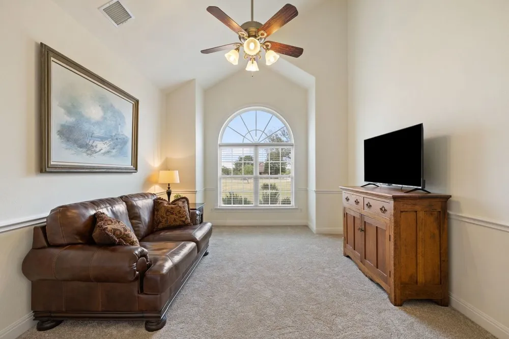 744 W Bartlett Drive Buda, TX 78610
