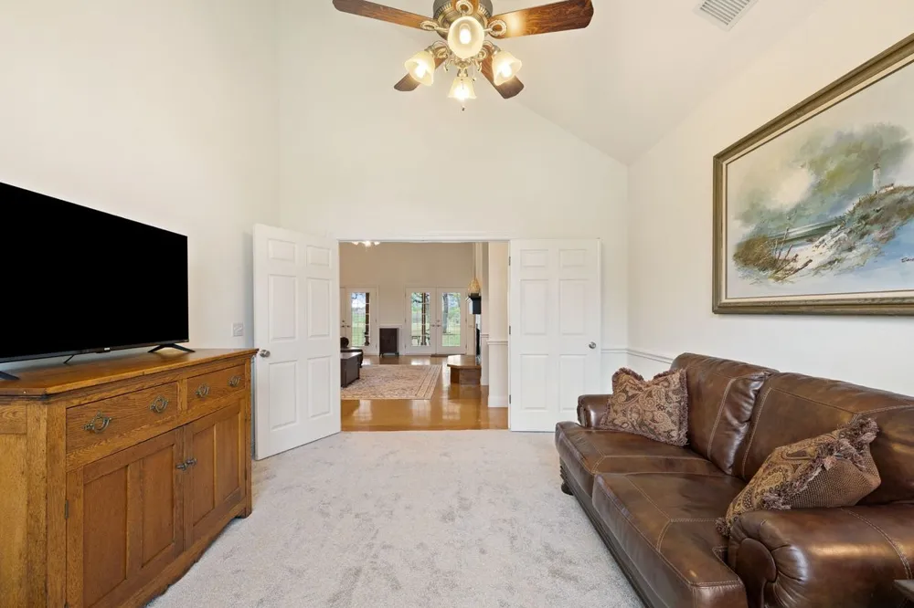 744 W Bartlett Drive Buda, TX 78610