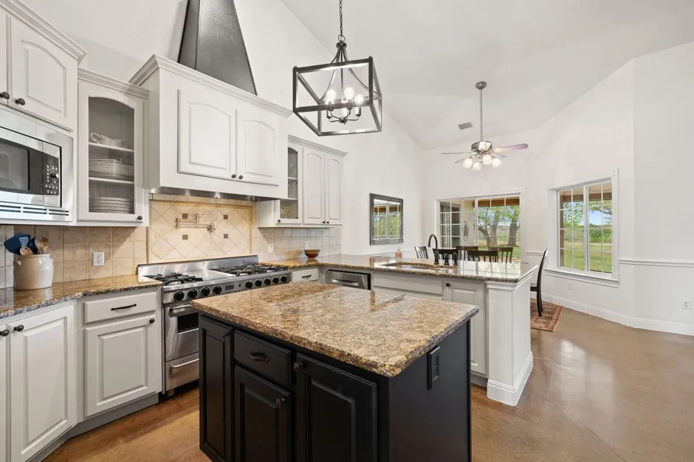 744 W Bartlett Drive Buda, TX 78610