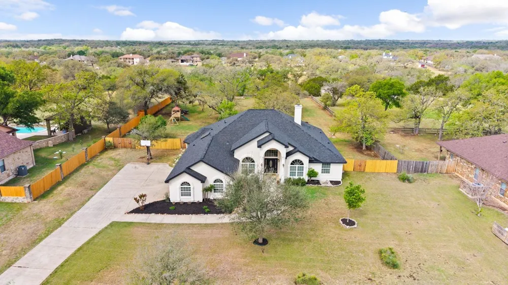 744 W Bartlett Drive Buda, TX 78610