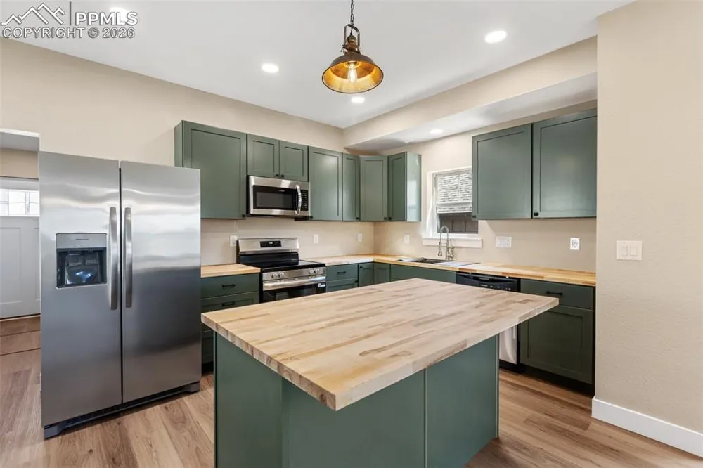 207 W Womack Avenue Cripple Creek, CO 80813