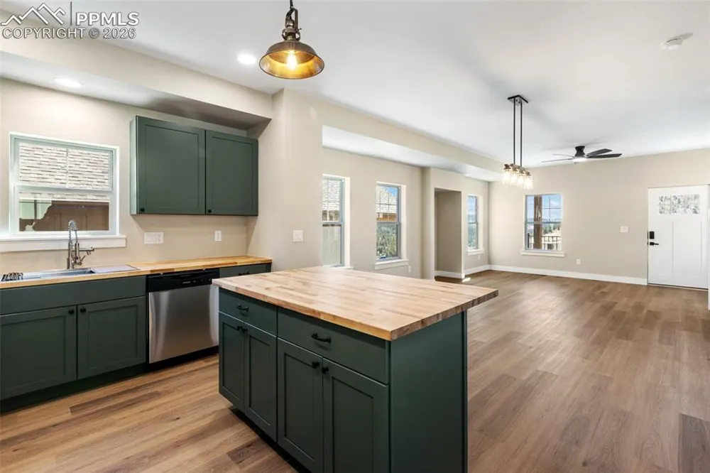 207 W Womack Avenue Cripple Creek, CO 80813