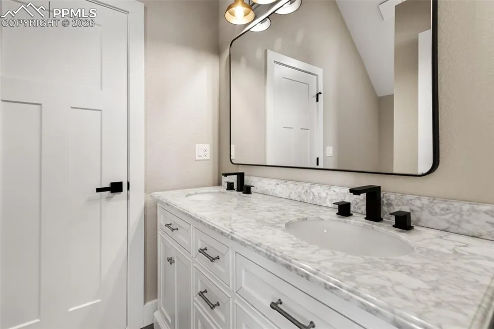 207 W Womack Avenue Cripple Creek, CO 80813