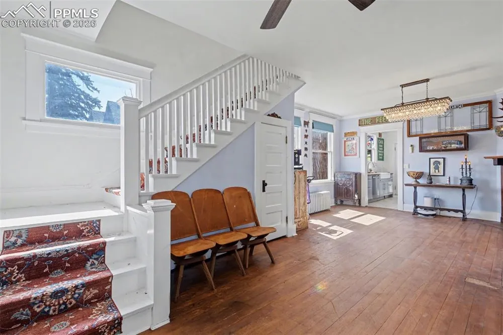 819 Duclo Avenue Manitou Springs, CO 80829