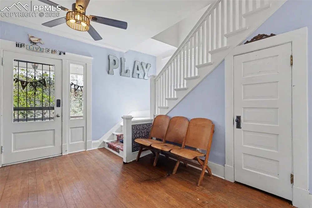 819 Duclo Avenue Manitou Springs, CO 80829
