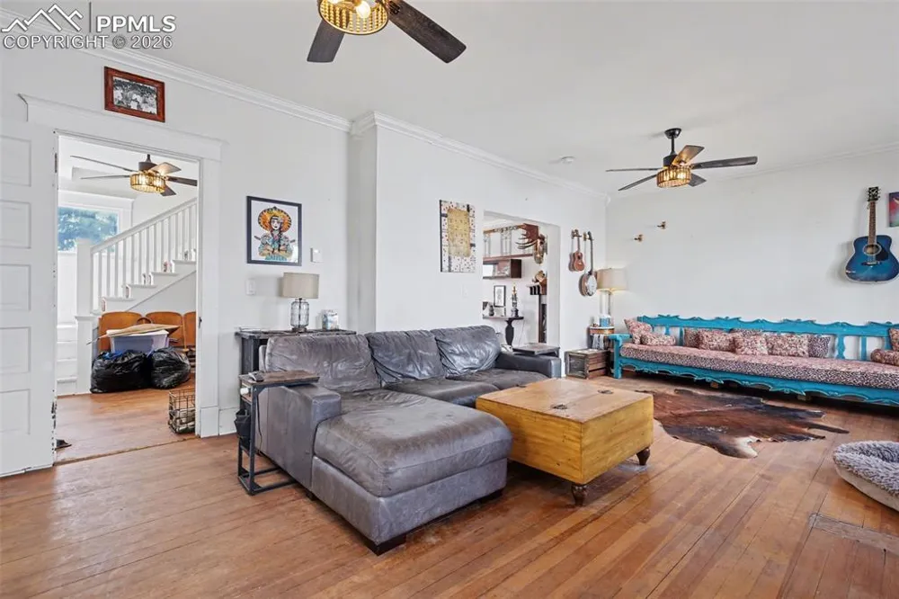 819 Duclo Avenue Manitou Springs, CO 80829
