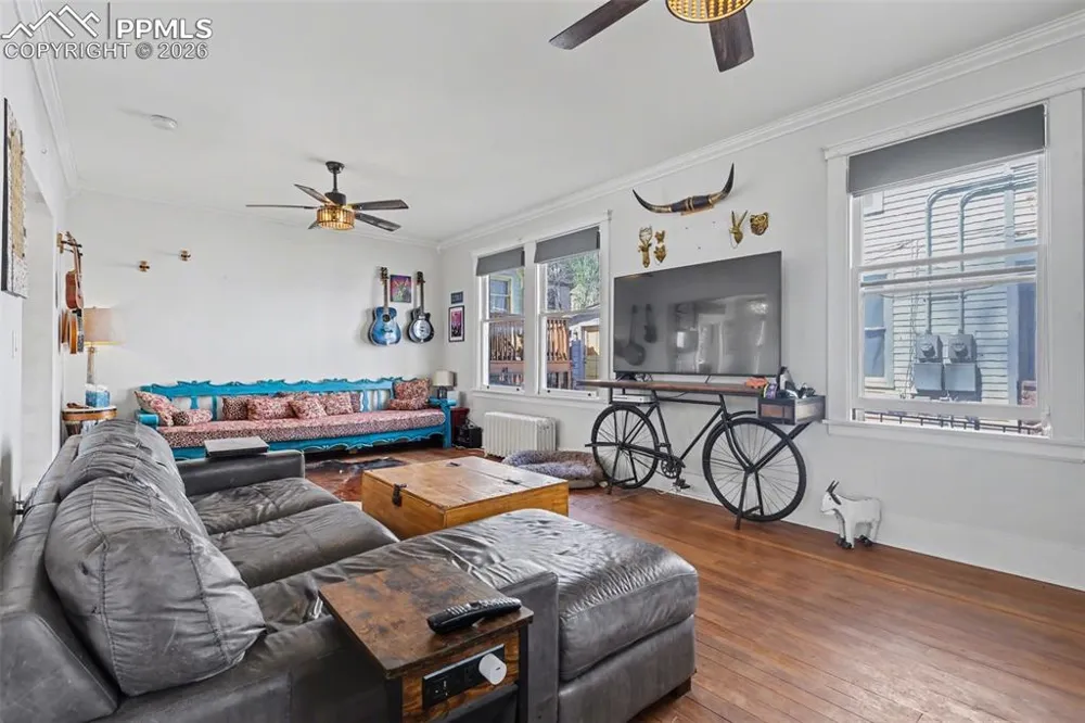 819 Duclo Avenue Manitou Springs, CO 80829