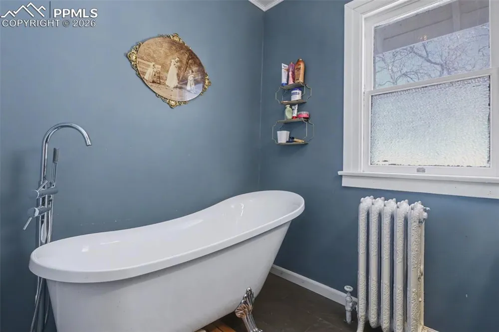 819 Duclo Avenue Manitou Springs, CO 80829