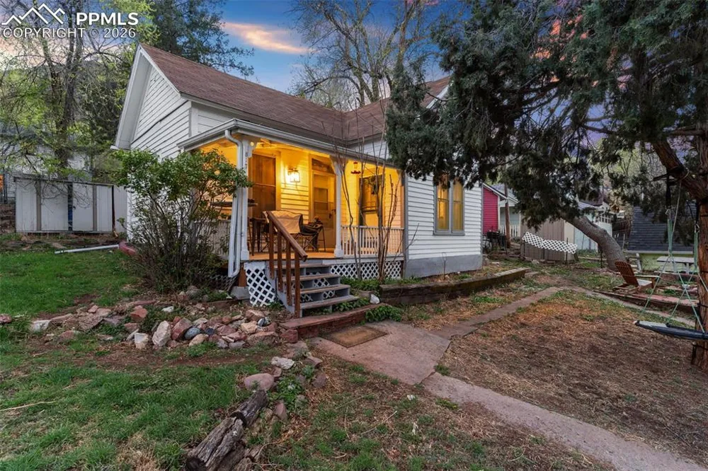 819 Duclo Avenue Manitou Springs, CO 80829